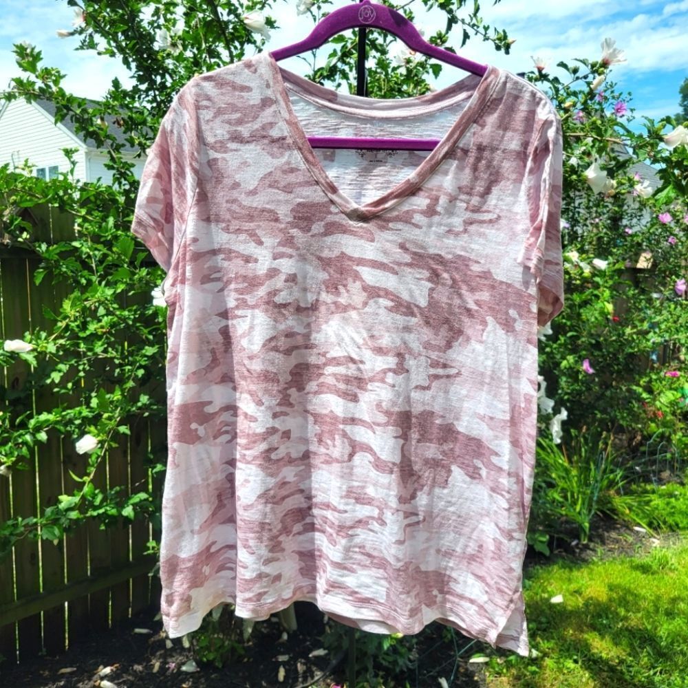 Womens Camo Top‎
